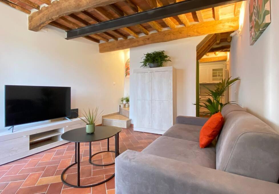 Holiday home Viaggiare Smart Wi-fi, Tv Hd, Spazio Di Lavoro, Parcheggio Gratuito Nella Struttura, Capannori