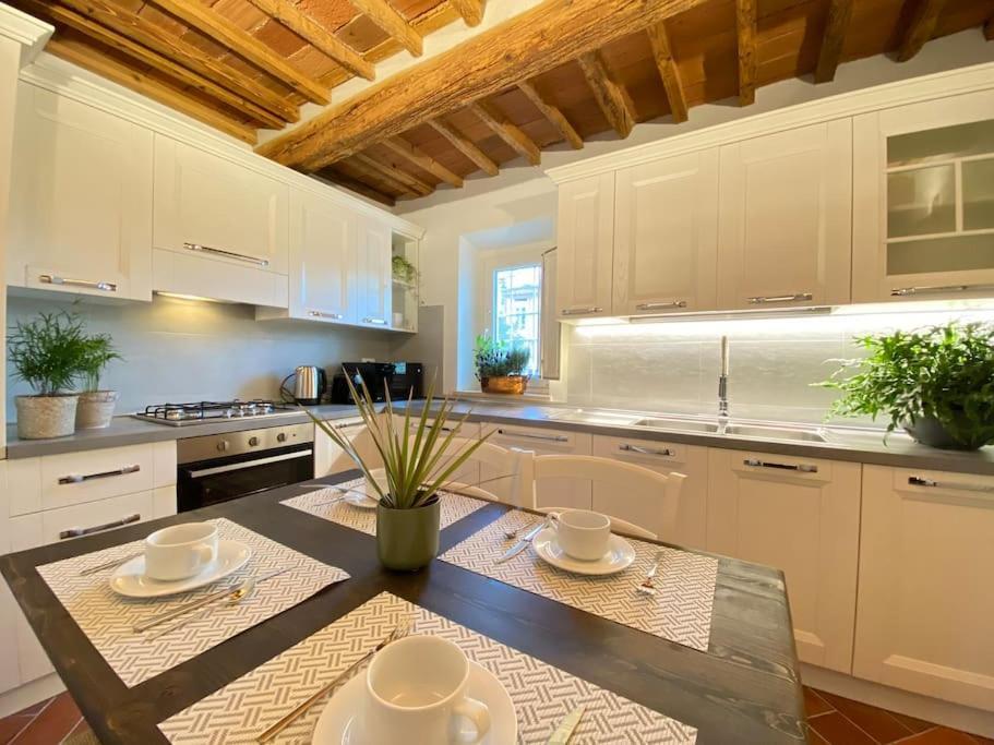 Viaggiare Smart Wi-fi, Tv Hd, Spazio Di Lavoro, Parcheggio Gratuito Nella Struttura, Holiday home Capannori